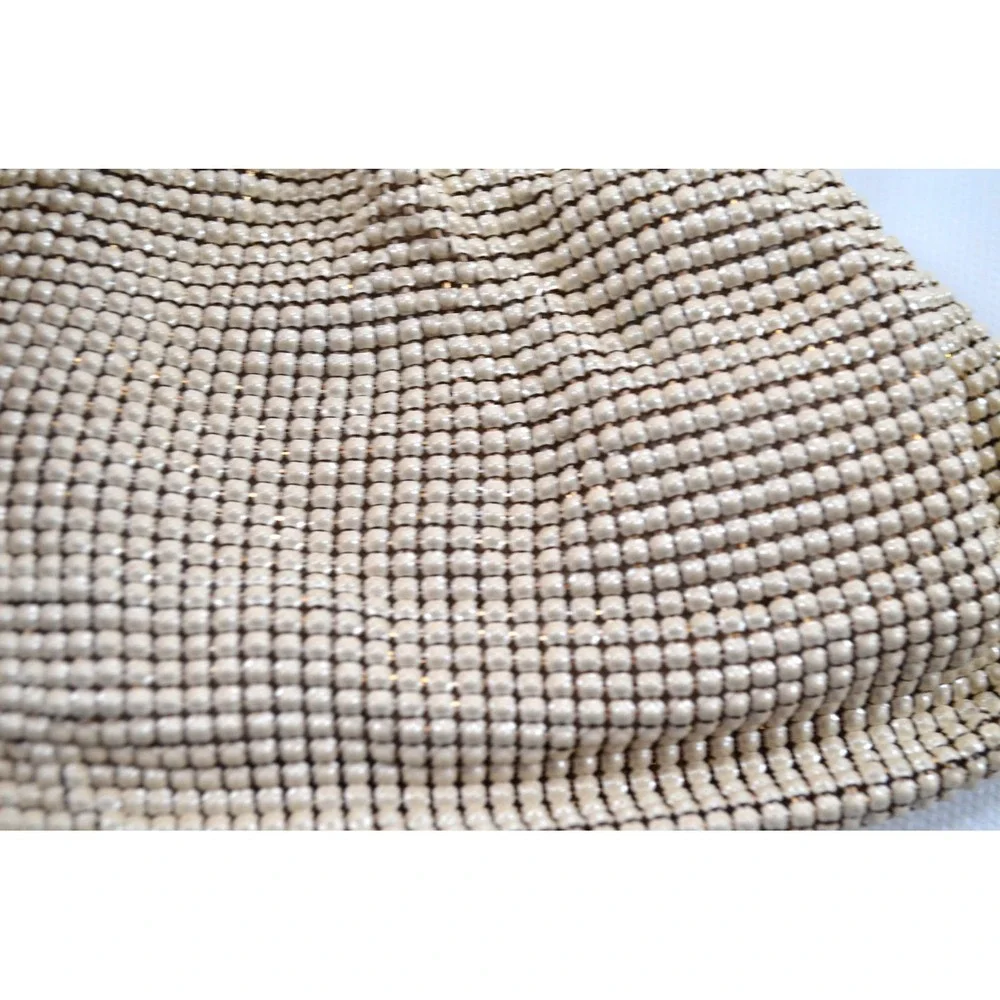 Vintage Whiting & Davis Cream Color Metal‎ Mesh Chainmail Coin Purse Kiss Lock